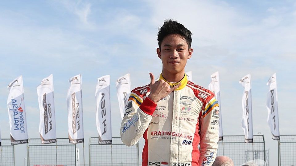 Presley Martono, merupakan anak muda Indonesia yang disebut-sebut sebagai pembalap masa depan Tanah Air di kejuaraan balap mobil Formula 1 (F1). Copyright: © motorsport